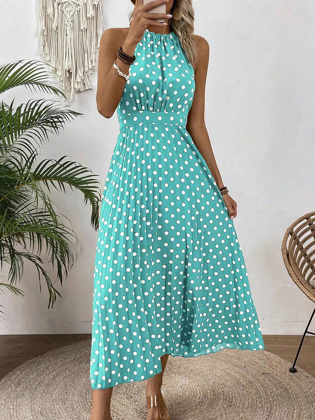 👗 50% RABATT! ⏳ Halterklänning med prickar för dam – Flödande & ledig passform – Perfekt för sommar, strand eller lata dagar – romantisk stil med retrokänsla 🌸