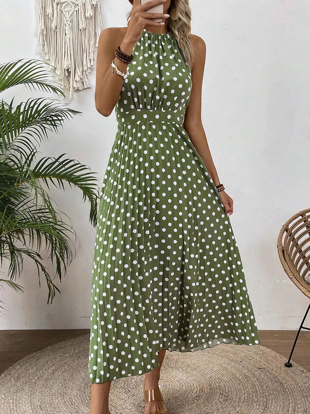 👗 50% RABATT! ⏳ Halterklänning med prickar för dam – Flödande & ledig passform – Perfekt för sommar, strand eller lata dagar – romantisk stil med retrokänsla 🌸