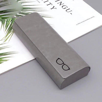 Minimalistisk glasögonfodral i hårt läder