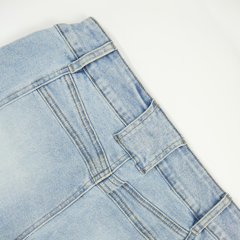 Avslappnade lågburna jeans med flärp för kvinnor