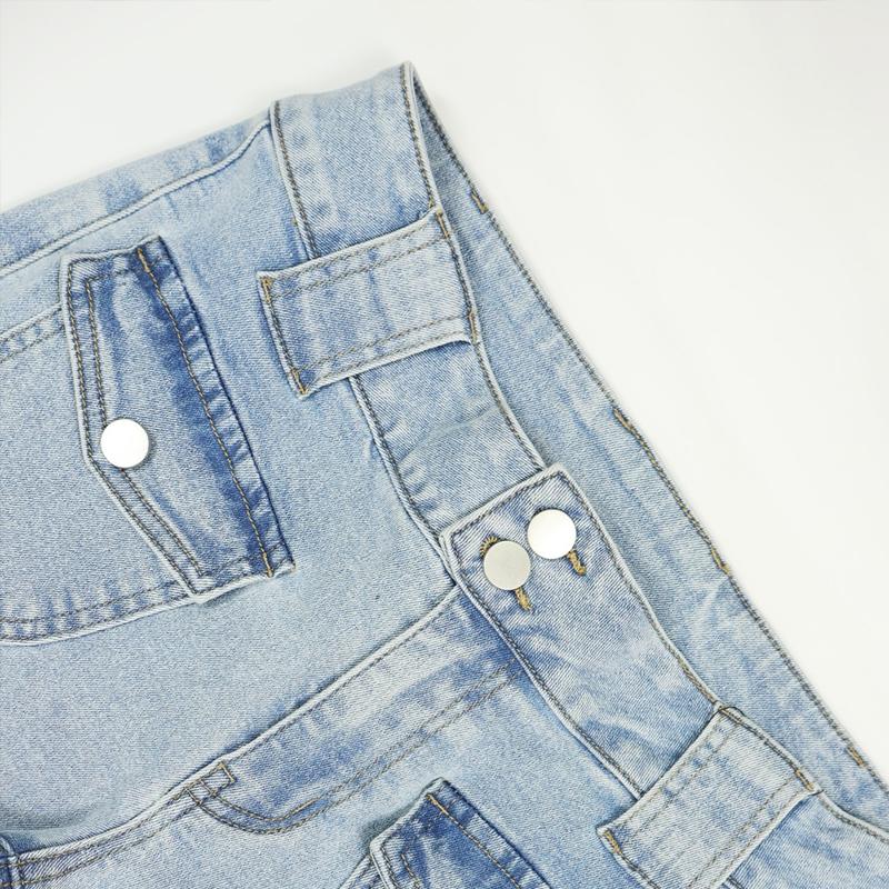 Avslappnade lågburna jeans med flärp för kvinnor