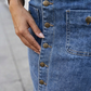 👗 55% RABATT! ⏳ Högmidjad Denimkjol med Knappar Fram – Klädsam A-linje, Justerbar passform & Klassisk stil 💙