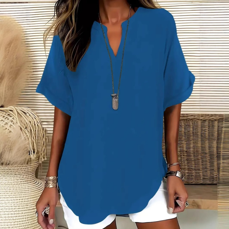 👚60% RABATT! 🔥Modern, lös kortärmad topp – V-ringning med skåra, asymmetrisk fåll och lätt tyg (5 färger, S–2XL) 🌸