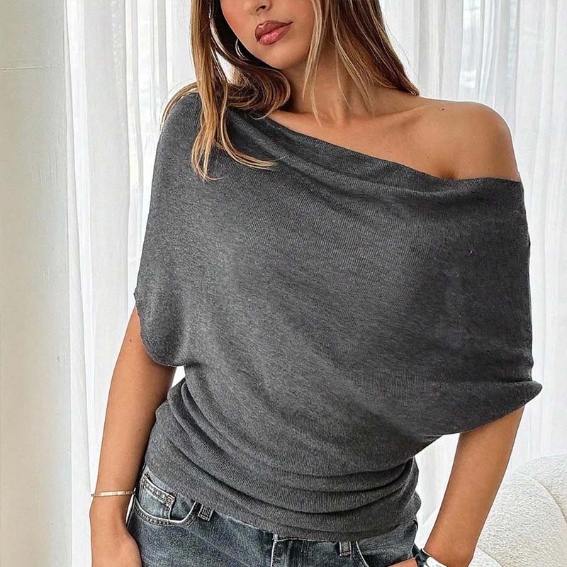 👚 50% RABATT ✨ | Asymmetrisk Topp – Bar Axel & Fladdermusärmar