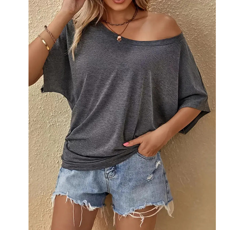 Avslappnad damtopp med kort ärm och off-shoulder