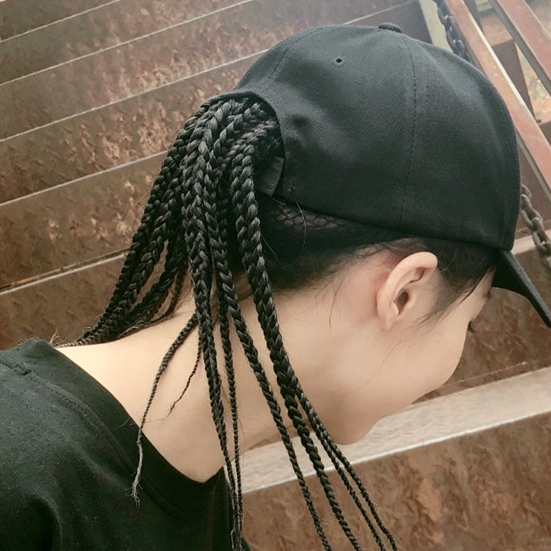 🧢 50% RABATT NU! 🌬️ Baseballkeps med Fästade Flätor – 2-i-1 Keps & Peruk, Realistisk Stil & Justerbar Passform ✨